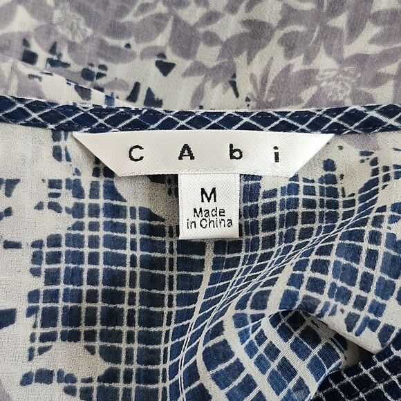 CAbi Style #278 Printed Stitch Placket Floral V-neck Blouse Top, M - Picture 6 of 8